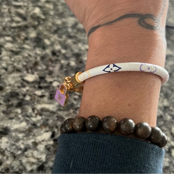 Louis Vuitton Multicolore Monogram Luck It Bracelet 🩷 - Picture 3 of 6
